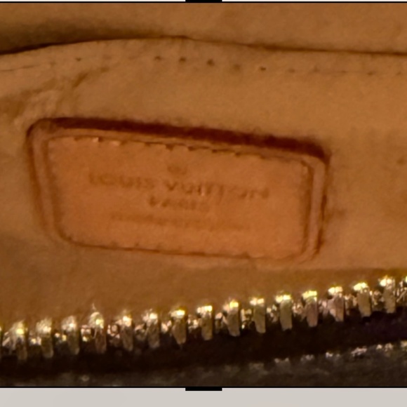 Louis Vuitton small cosmetic bag - Picture 2 of 5